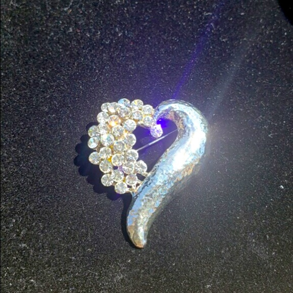 Women’s Silver Studded Heart Brooch